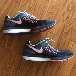 Nike women’s size 11 Vomero sneakers